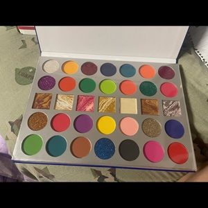 Eyeshadow palette